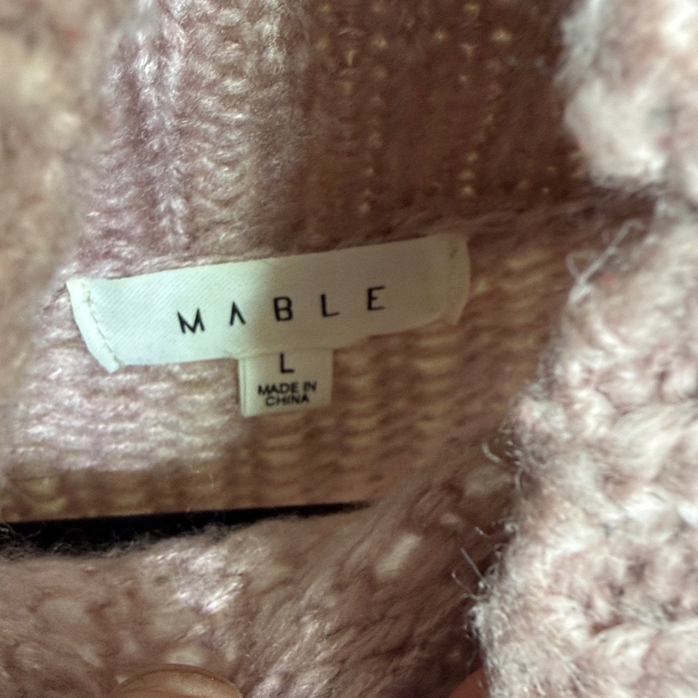 Cropped Turtle Neck Sweater - Picture 3 of 8
